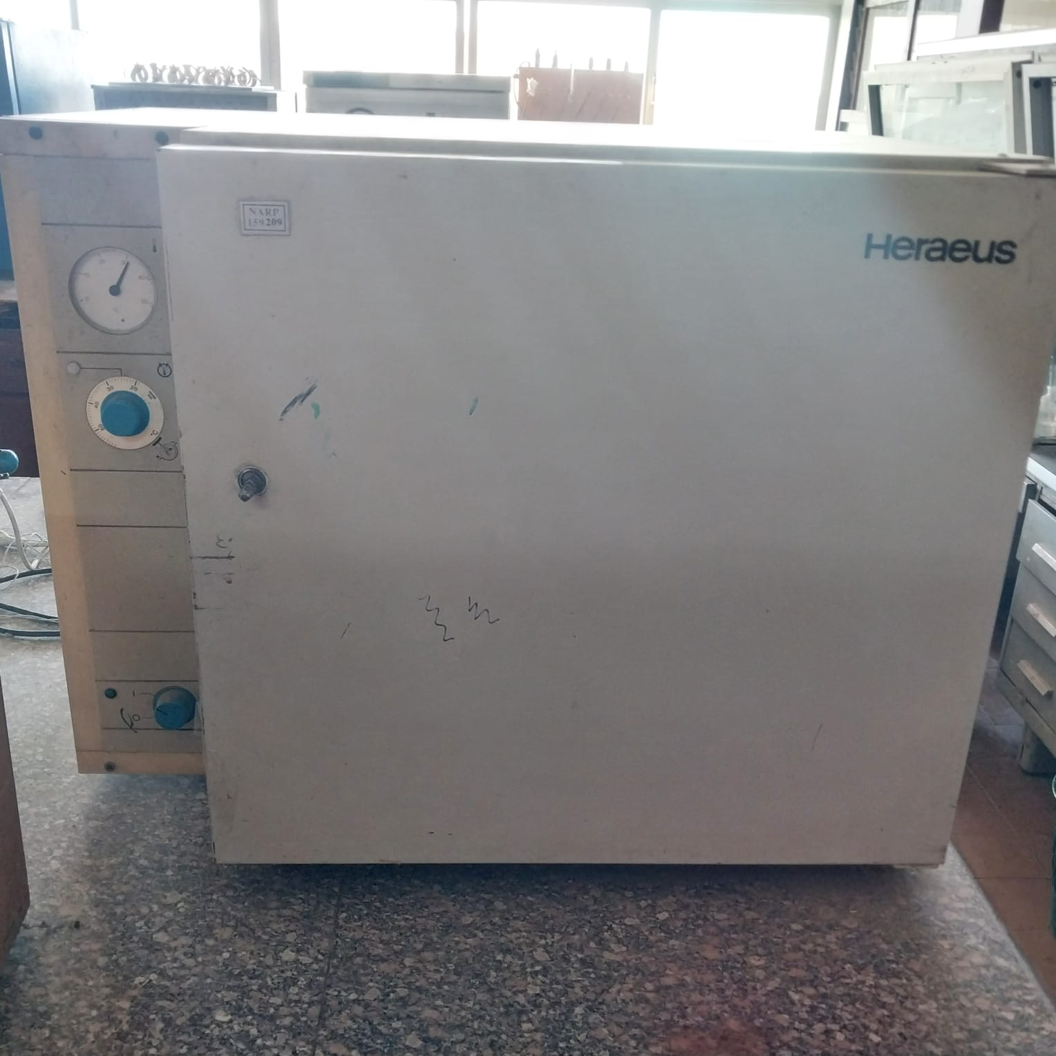 Heraeus incubator